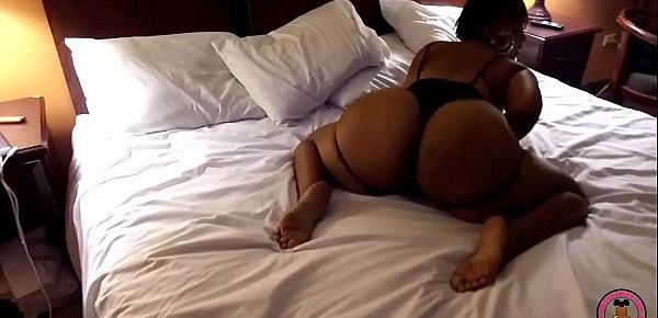 Slutty big booty freak turns up at the hotel with a big dick playa